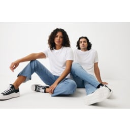 2. IQONIQ Sierra lättvikt t-shirt i återvunnen bomull