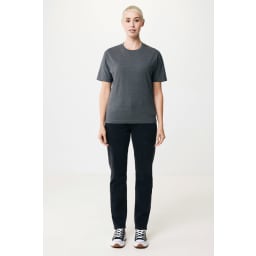 3. IQONIQ Teide t-shirt i återvunnen bomull