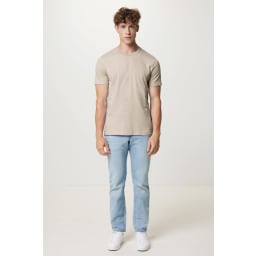 2. IQONIQ Brett t-shirt i återvunnen bomull