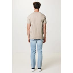 3. IQONIQ Brett t-shirt i återvunnen bomull