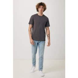 2. IQONIQ Brett t-shirt i återvunnen bomull
