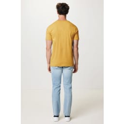 3. IQONIQ Brett t-shirt i återvunnen bomull