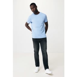2. IQONIQ Brett t-shirt i återvunnen bomull