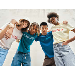 4. IQONIQ Brett t-shirt i återvunnen bomull