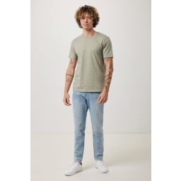 2. IQONIQ Brett t-shirt i återvunnen bomull