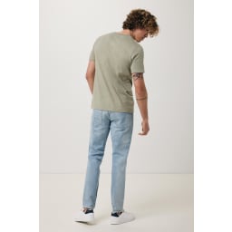 3. IQONIQ Brett t-shirt i återvunnen bomull