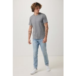 2. IQONIQ Brett t-shirt i återvunnen bomull