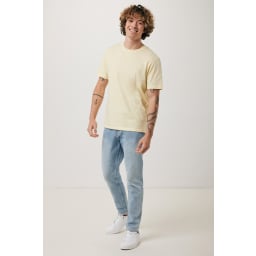 2. IQONIQ Brett t-shirt i återvunnen bomull