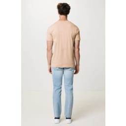 3. IQONIQ Brett t-shirt i återvunnen bomull