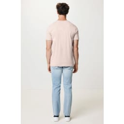 3. IQONIQ Brett t-shirt i återvunnen bomull