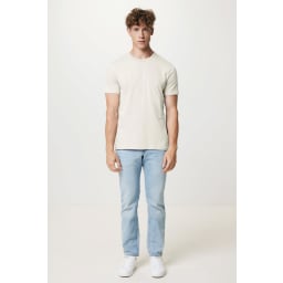 2. IQONIQ Brett t-shirt i återvunnen bomull