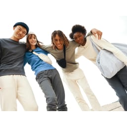 4. IQONIQ Denali sweatshirt i återvunnen ofärgad bomull