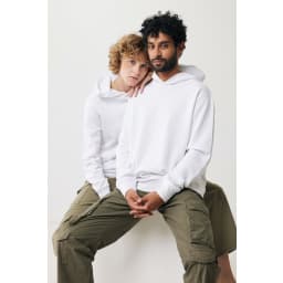 2. IQONIQ Yengo hoodie  i återvunnen bomull med sidofickor