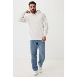3. IQONIQ Yengo hoodie  i återvunnen bomull med sidofickor