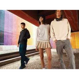 4. IQONIQ Yengo hoodie  i återvunnen bomull med sidofickor