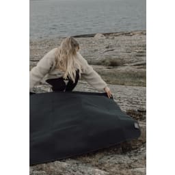 3. VINGA Baltimore RCS picnic blanket