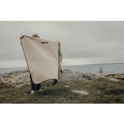 3. VINGA Baltimore RCS picnic blanket