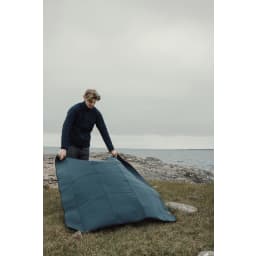 5. VINGA Baltimore RCS picnic blanket