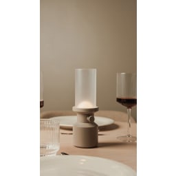 4. VINGA Niori RCS bordslampa