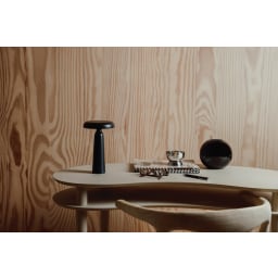 5. VINGA Avery RCS bordslampa