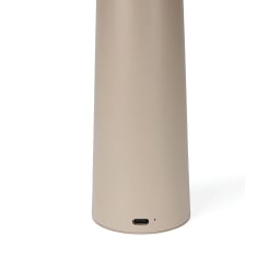 2. VINGA Avery RCS bordslampa