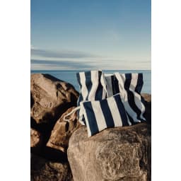 3. VINGA Lagoa GRS essentials bag