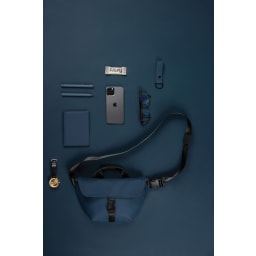 2. VINGA Baltimore RCS sling bag