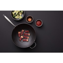 8. Boussac wok lättviktsgjutjärn 30 cm