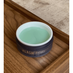 4. Rejuvenating eye gel patches