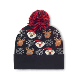 2. Stickad mössa med julmotiv
