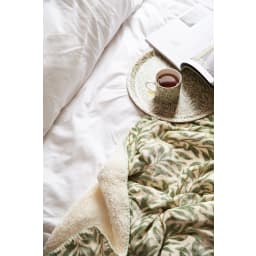 1. William Morris RPET sherpapläd