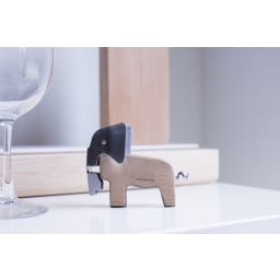 3. Flasköppnare - Elefant