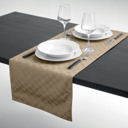 3. Bordslöpare i polyester