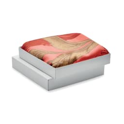 2. Sjal av återvunnen polyester