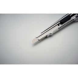3. Bladkniv i aluminium