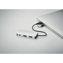 3. USB-hubb med 3 portar och 20 cm kabel