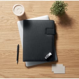 5. A4-konferensmapp med laddare