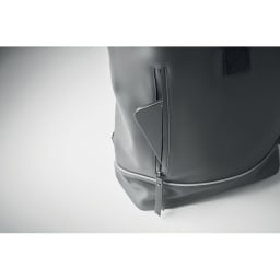 2. Laptop 15" rolltop PU-ryggsäck