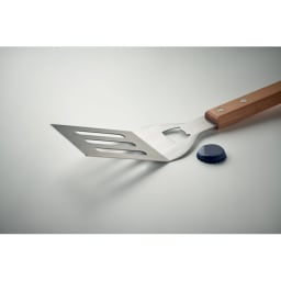4. Grillspade i bokträ