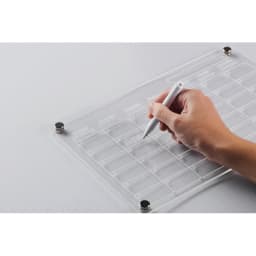4. Magnetisk planeringskalender i akryl