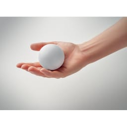 1. Studsboll av gummi