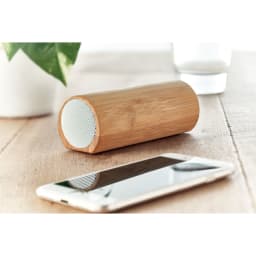 4. Trådlös högtalare i bambu 2x5W