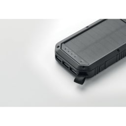 4. Powerbank solcell  8000 mAh