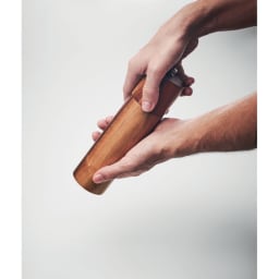 1. Pepparkvarn i akaciaträ