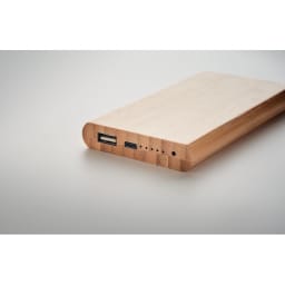 2. 6000 mAh Powerbank i bambu