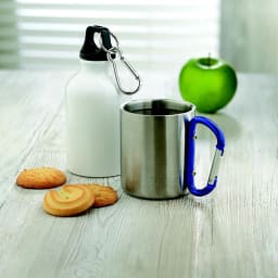 2. Metallmugg med karbinhake
