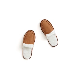 0. Aston Slippers