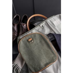 3. Clifton suitbag
