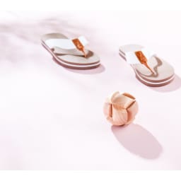 1. Globe Mindgame - Off-White