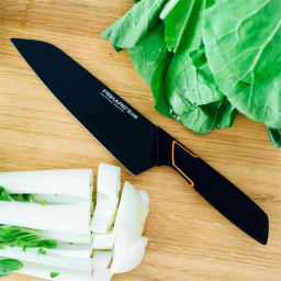 1. Edge Santokukniv 17 cm